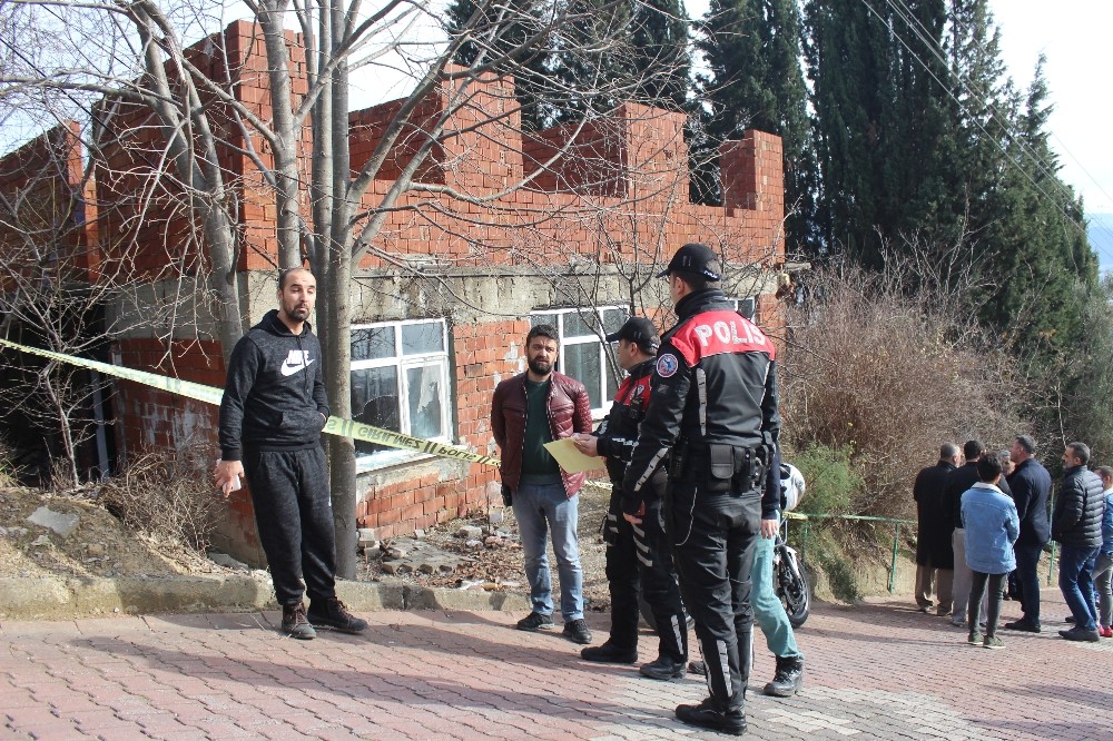 33 yaşındaki şahıs evinde ölü bulundu 