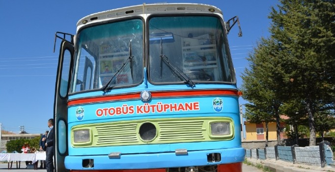 33 yıl yolcu taşıyan otobüs, kütüphane oldu