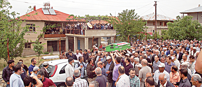 ‘Ünlü cinayetini aydınlatmak namus borcu’