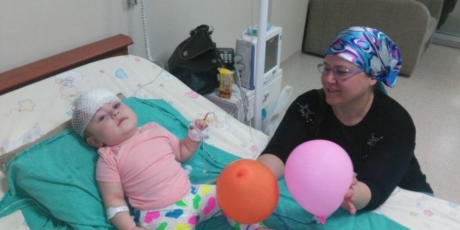 11 aylık bebek midibüs kazasından kurtuldu