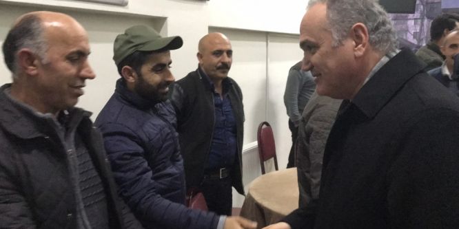 Bakan Faruk Özlü, Karslılar Derneğini ziyaret etti