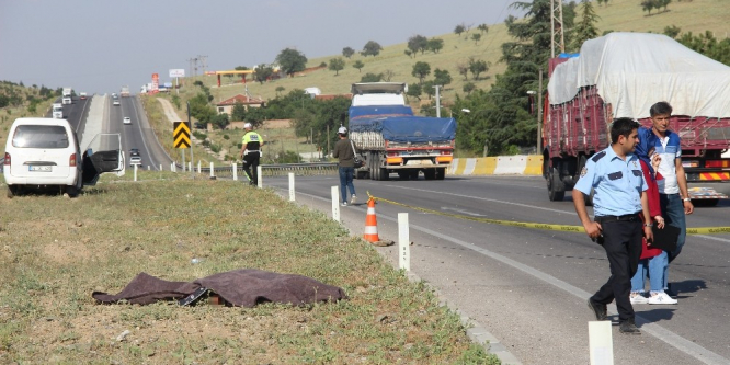 Uygulama yaparken minibüsün çarptığı polis memuru şehit oldu