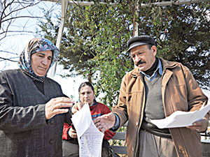 ‘Oğlumu askerde öldürdüler’ diyen baba, otopsi için savcılığa başvurdu