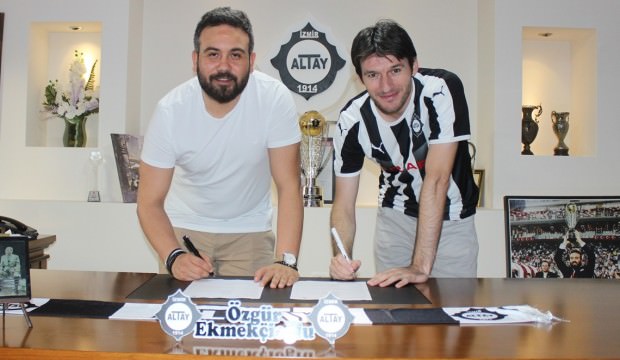 34 yaşındaki İbrahim Akın imzayı attı