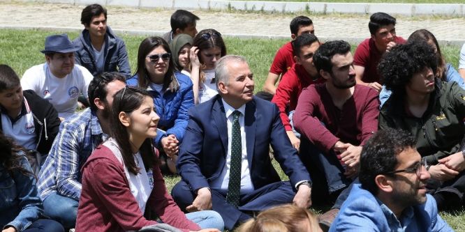 Başkan Osman Zolan, gençlerle buluştu
