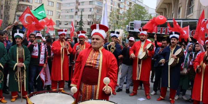 Yüzlerce AK Parti'li EVET için yürüdü