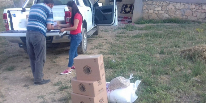 Başkale Belediyesi'nden ihtiyaç sahiplerine gıda yardımı