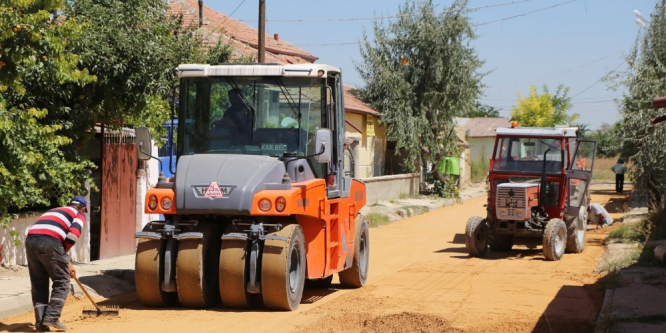 Asfalt çalışmaları hız kesmeden sürüyor