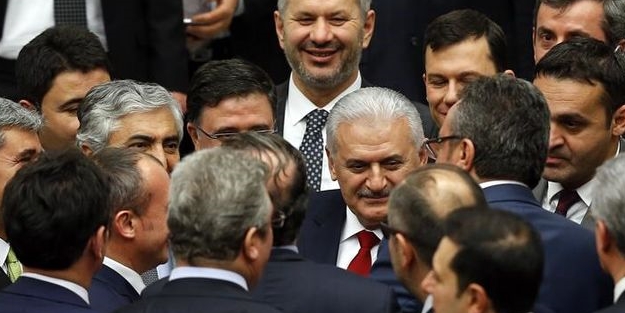 347 el istikrara kalktı,1. ve 2. maddeler kabul edildi