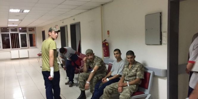 Hastaneye kaldırılan askerler taburcu edildi