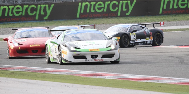  35 bin Ferrari tutkunu buluştu