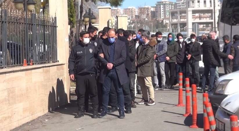 35 FETÖ’cü adliyede