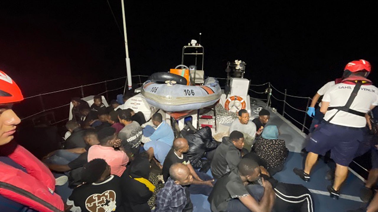 35 kaçak göçmen daha kurtarıldı