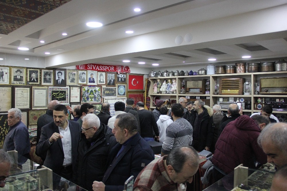 35 yılda 5 bin antika eşya biriktirdi, kendi müzesini kurdu 