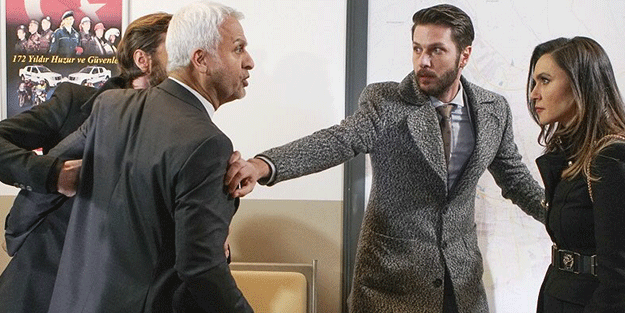 ‘35 yıldır ‘Vatan Hainliği’ne devam’ sözleriyle bilinen oyuncu FOX’un rezil dizisinde