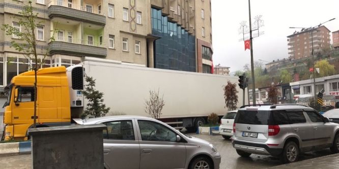 Hakkari’de otopark sorunu büyüyor