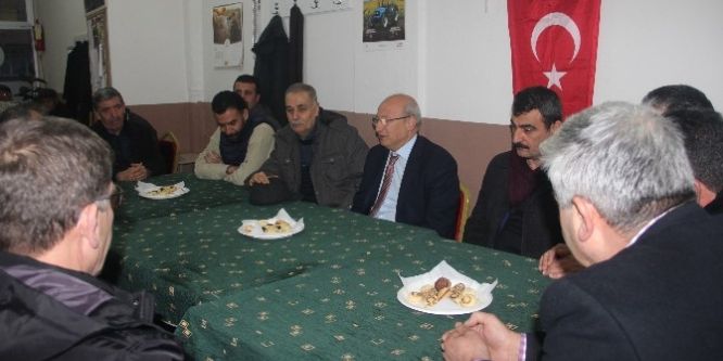 Hayır için dernekleri dolaşıyor