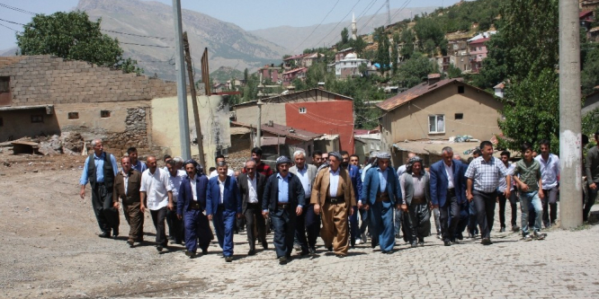Kato Dağı eteklerinde ’demokrasi’ yürüyüşü
