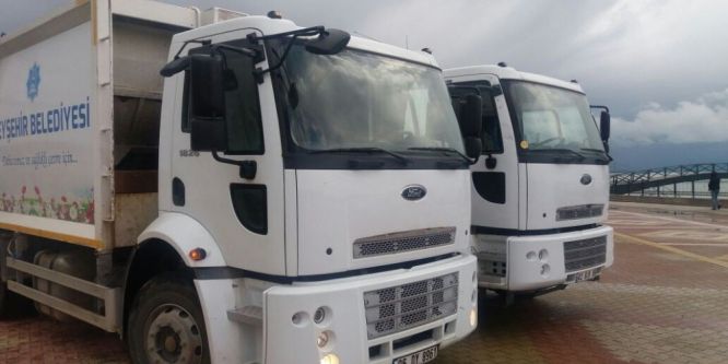 Beyşehir’de yeni çöp araçları hizmet vermeye başladı