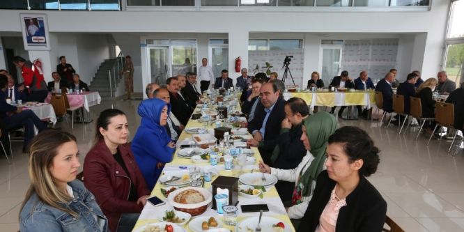 Başkan Yılmaz mahalle muhtarlarıyla buluştu