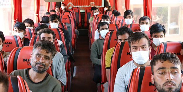 363 göçmen sınır dışı edildi
