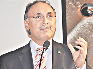 İFADE ÖZGÜRLÜĞÜ, EYLEM HAKKINI KULLANANLARA HAKARET ETME HAKKINI VERMEZ