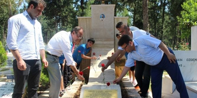 Spor emekçileri mezarı başında anıldı