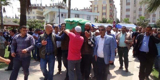 Cinnet kurbanları toprağa veriliyor