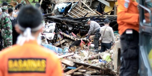 373 kişi ölmüştü! Yeni tsunami alarmı verildi