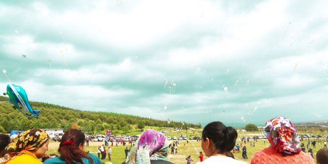 Uçurtmalar lösemili çocuklar için gökyüzünü renklendirecek