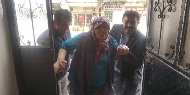 Oyunu kullanmaya torunları götürdü