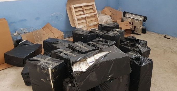 38 bin 600 paket kaçak sigaraya 4 gözaltı