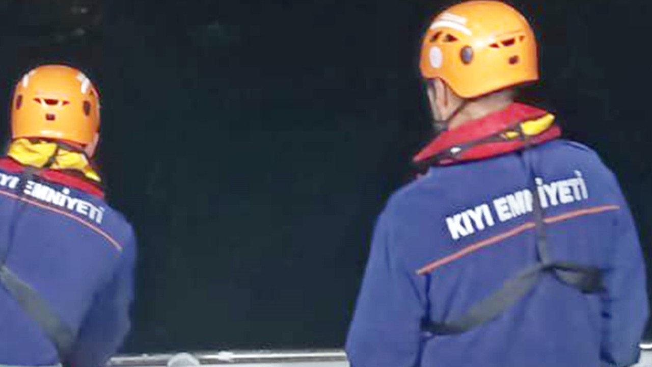 38 metrelik tekne fırtınada sürüklendi, KIYEM ekipleri kurtardı