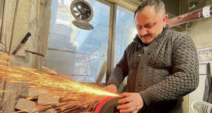 38 yıldır makasların keskinliğini sağlıyor