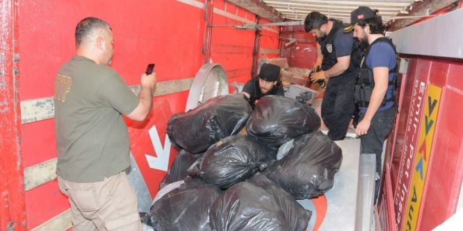Hurda yüklü tırda 150 kilo esrar ele geçirildi