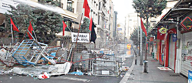 Taksim esnafı kan ağlıyor