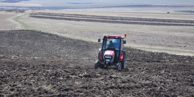 Tarlalar sürülmeye başladı