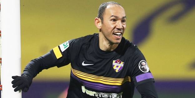 39 yaşında gol krallığına koşuyor