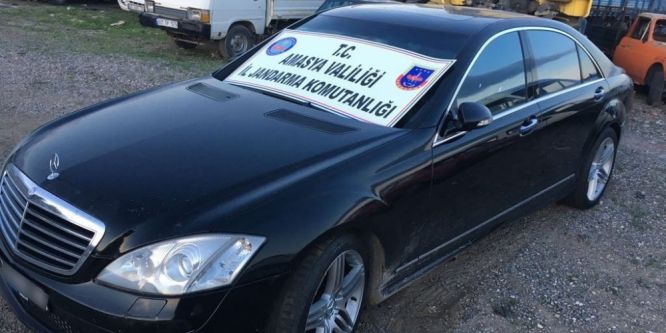 Havalimanı otoparkındaki lüks otomobil kaçak çıktı