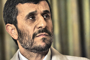 Ahmedinejad’a bir darbe de yerel seçimlerden!