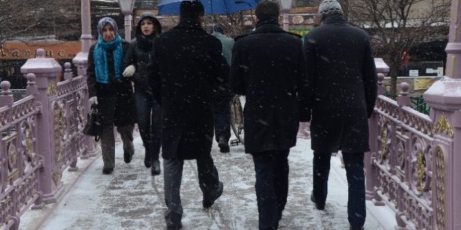 Beklenen kar sonunda yağdı