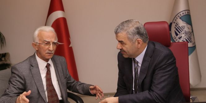 Başkan Çelik muhtarlarla toplantı yaptı