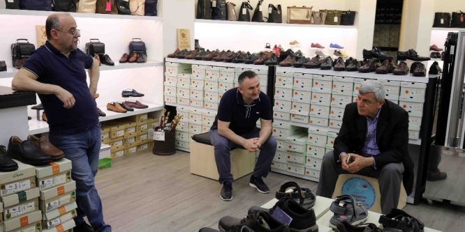 Başkan Karaosmanoğlu İzmit esnafını ziyaret etti