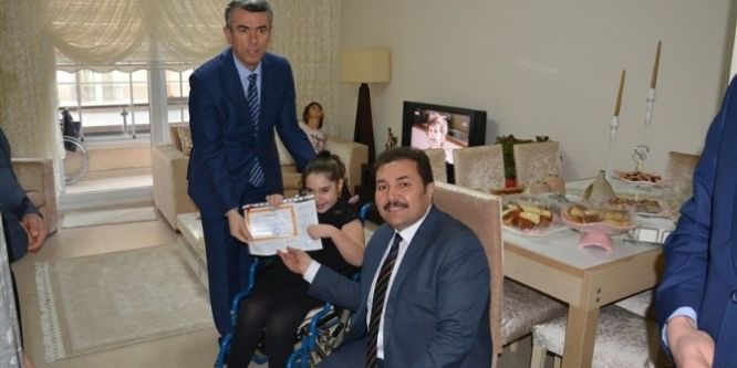 Karnesini Kaymakam evine getirdi