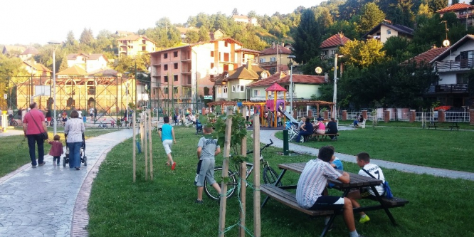 İzmit Belediyesi Travnik’e park yaptırdı