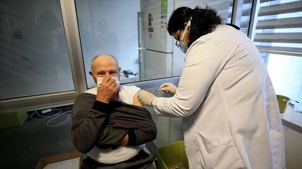 3.doz Biontech kaç yaşa yapılıyor? 3.doz Biontech randevusu neden alamıyorum?