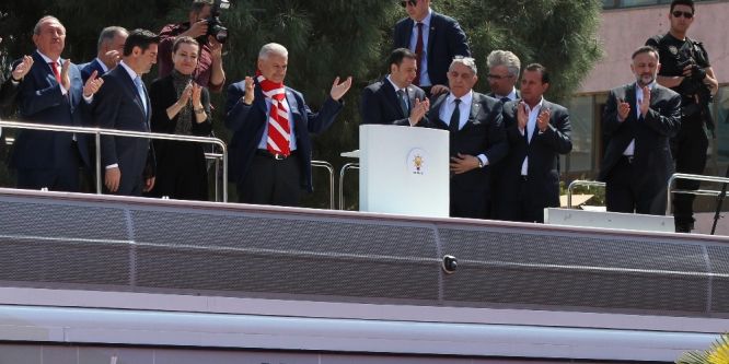 Başbakan Yıldırım’a sevgi seli