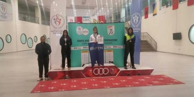 Bilfen sporcusu havalı silahlar Türkiye kupasında şampiyon oldu