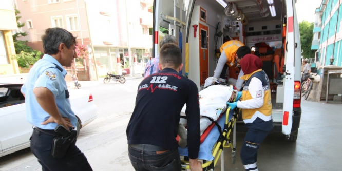 Hırsızlık şüphelisi polisten kaçarken 4. kattan düştü