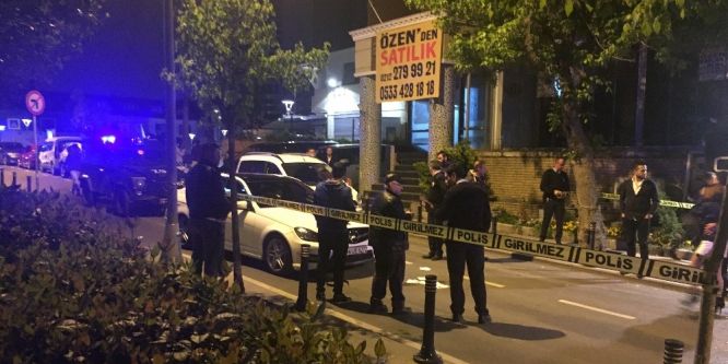 Beşiktaş’ta gece kulübü önünde silahlı kavga!